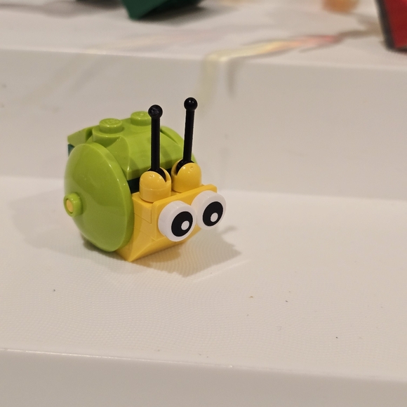 Lego Creative Building Mini Figure Set - Picture 3 of 9